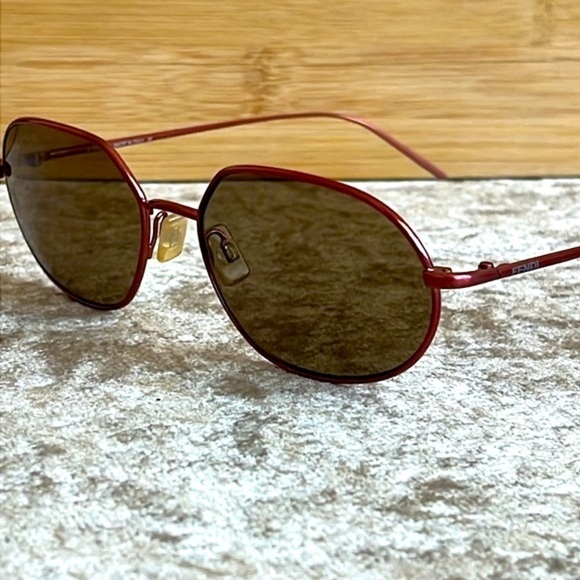 Fendi Retro Pink Metal Wire Frame Sunglasses Round Geometric Lightweight Shades main image 8